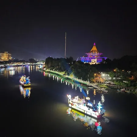 Riverbank Suites Kuching Waterfront Exterior photo
