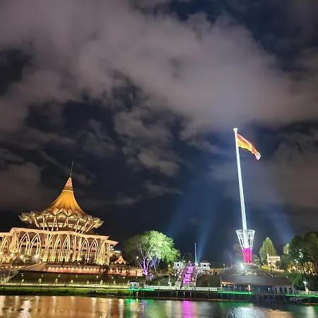 Riverbank Suites Kuching Waterfront Exterior photo