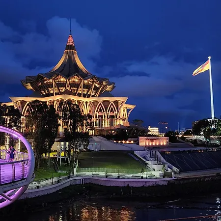 Riverbank Suites Kuching Waterfront Exterior photo