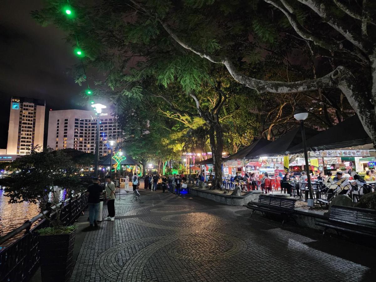 Riverbank Waterfront * Kuching
