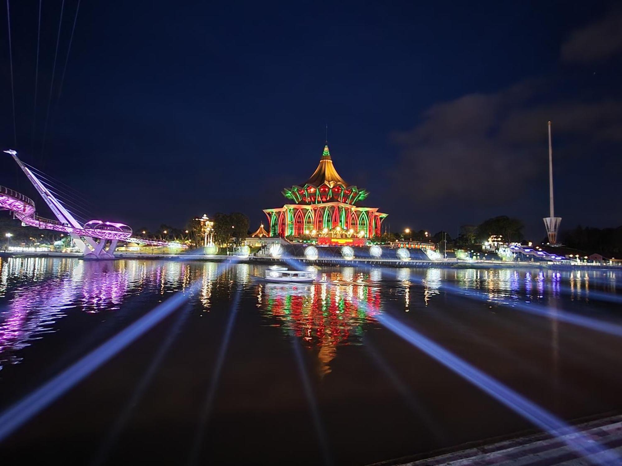 Riverbank Waterfront Apartment Kuching