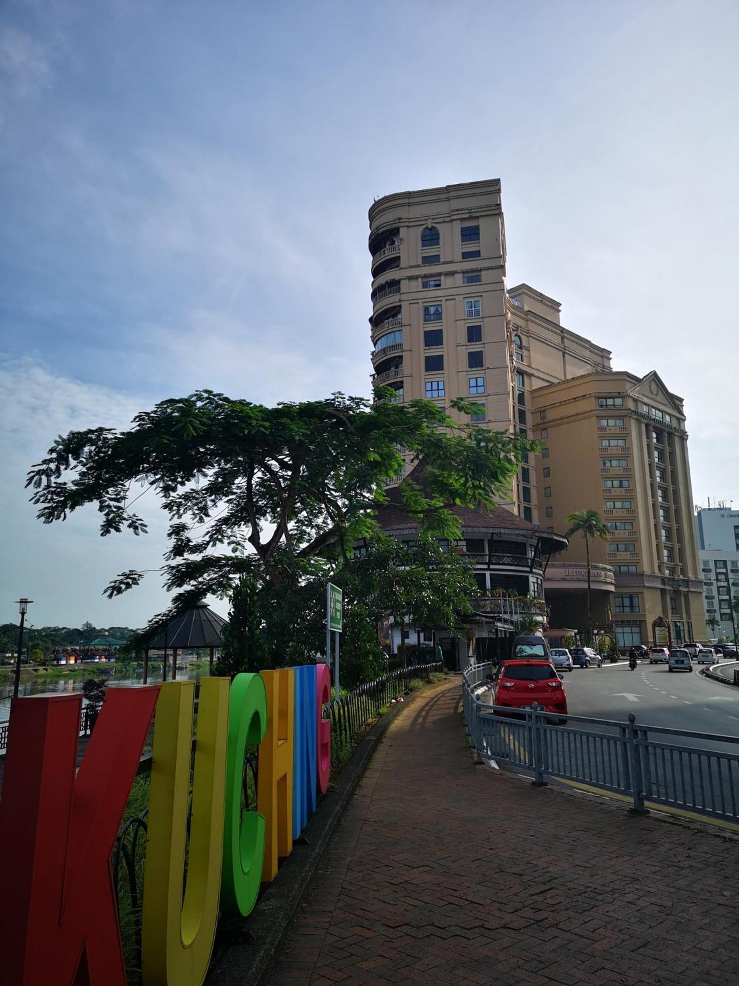 Riverbank Waterfront *