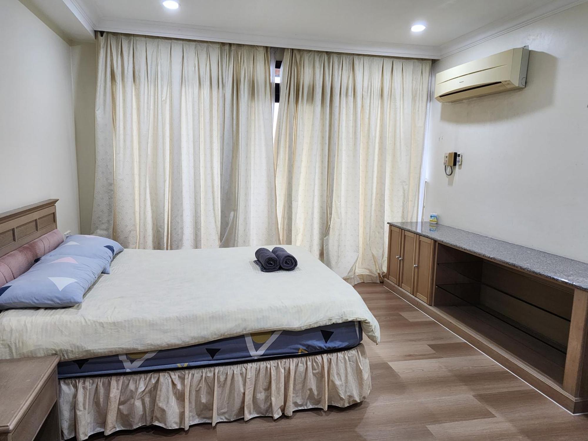 Riverbank Waterfront Apartment Kuching